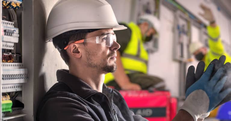 Electrical PPE and Its Importance in the Workplace Safety