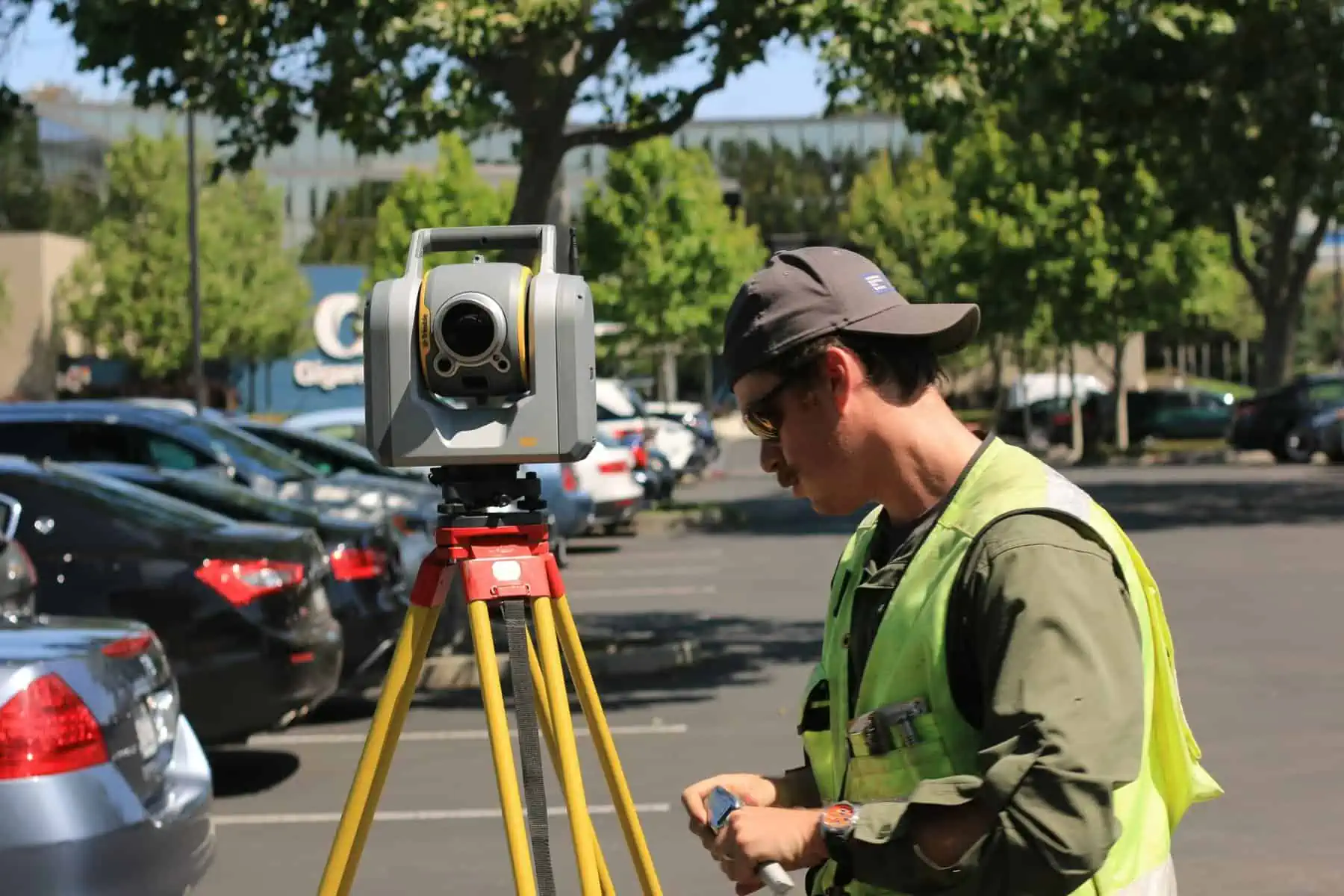 Construction worker collecting Positioning Data